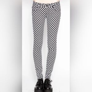 Tripp NYC black And White Checkerboard T back Skinny Jean's 9/29